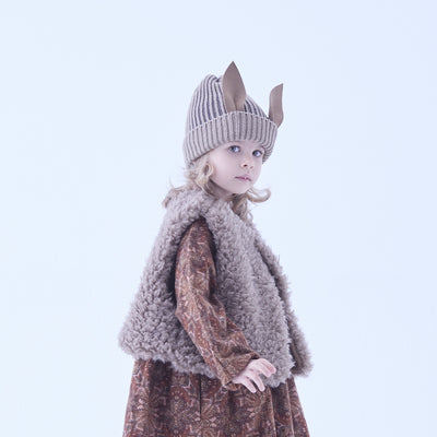 [Pre-order (Sep. Delivery)]eLfinFolk Curly Boa Vest brown