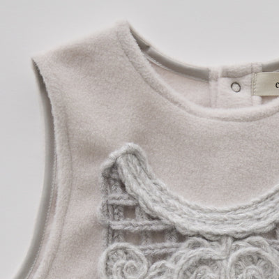[Pre-order (Sep. Delivery)]eLfinFolk Cord Embroidery Sleeveless Tops ivory