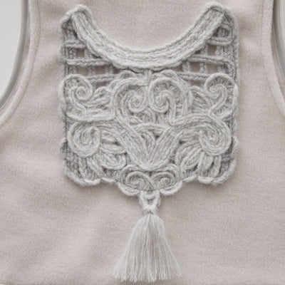 [Pre-order (Sep. Delivery)]eLfinFolk Cord Embroidery Sleeveless Tops ivory
