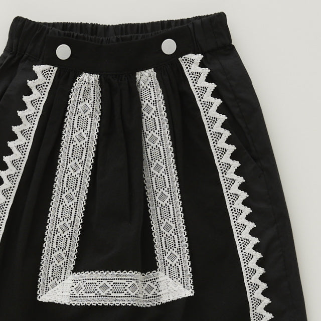 eLfinFolk Cotton Typewriter Lace Apron Pants black