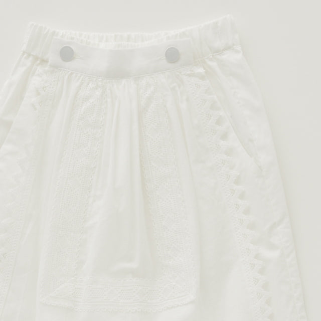 eLfinFolk Cotton Typewriter Lace Apron Pants off white