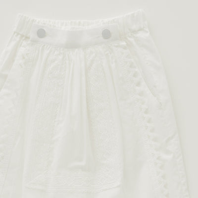 eLfinFolk Cotton Typewriter Lace Apron Pants off white