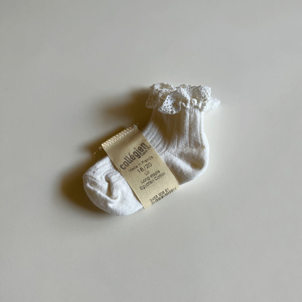 Coll&#233;gien Lili Lace Trim Ribbed Ankle Socks / Blanc Neige